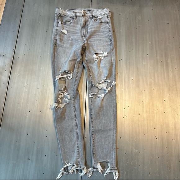 American Eagle Super Hi Rise Jegging Distressed Grey Pants size 8 regular - Picture 2 of 5